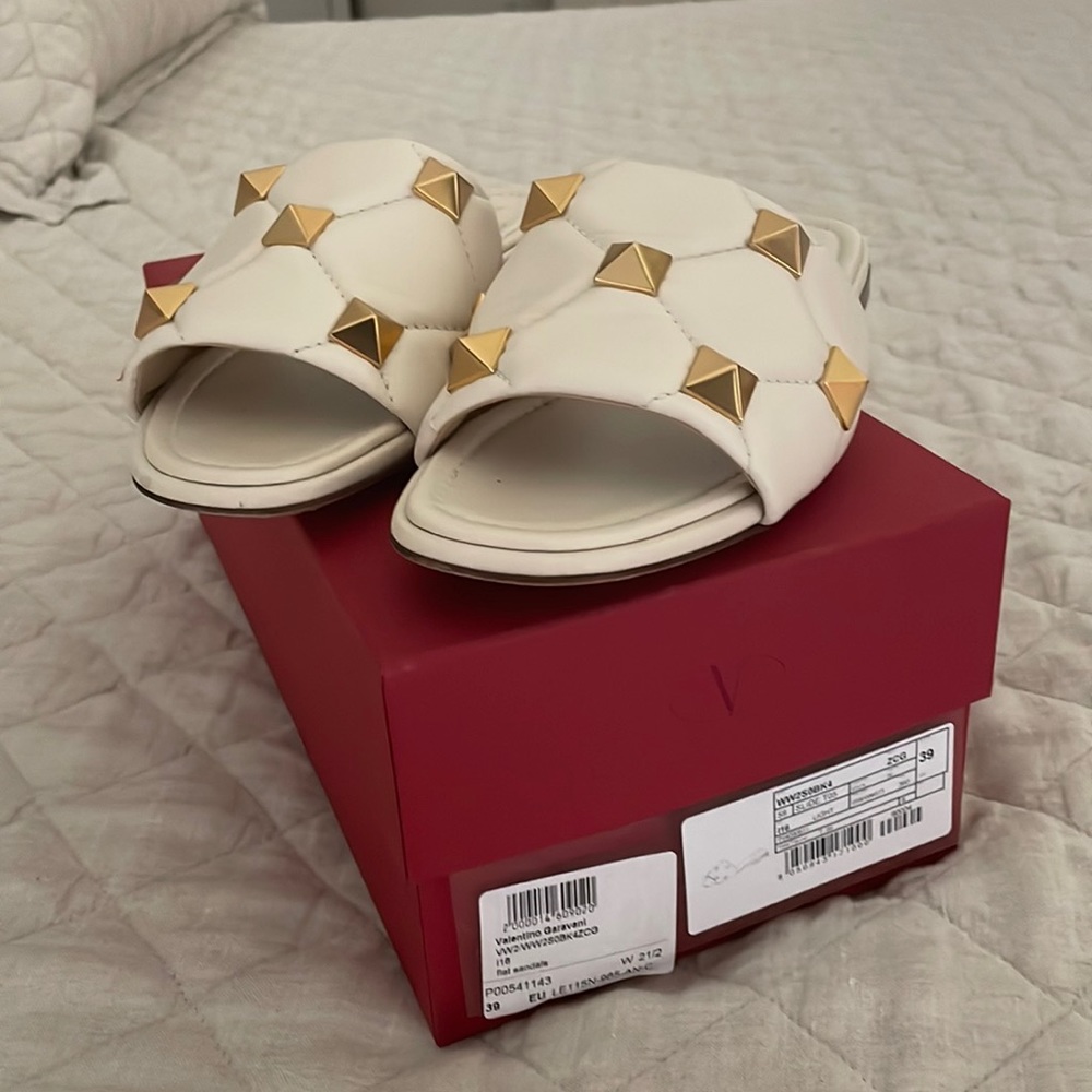 Valentino off-white slides size 39